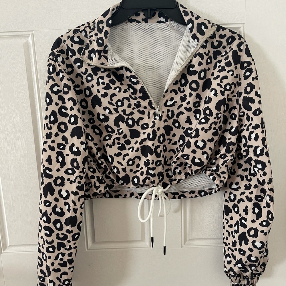 Forever 21 printed cropped top. Size S